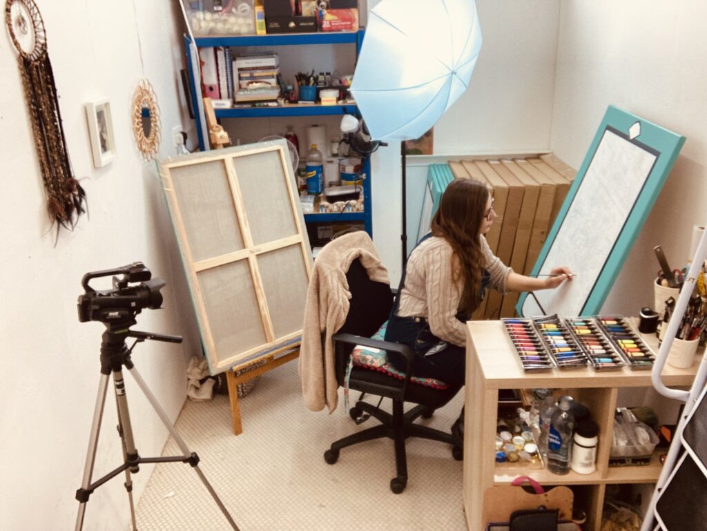 Lisa Goldheart at work in her studio